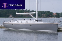 Cruising sailboat DIVA 383-cabinwith center cockpitwith bowsprit