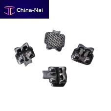 Metal orthodontic bracket aestheticceramicself-locking