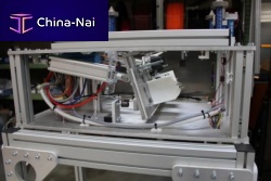 Automatic assembly station