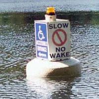 Mooring buoy signalingprohibited areawith radar reflector