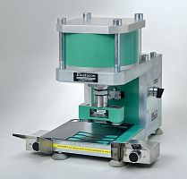 Pneumatic press EP 02cuttingrubberfor plastics