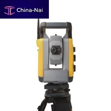 Reflectorless total station SPS with prism