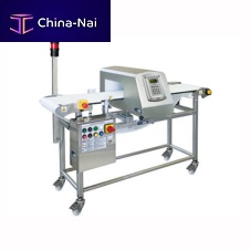 Tunnel type metal detector packaging machinewith conveyor