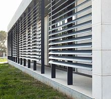 Aluminum solar shading SMARTIA M5600for facadeverticalhorizontal