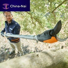 Manual pole for pruning shears for general purposesprecision