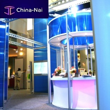 Aluminum profile edgewith symmetrical sectionfor partition wall