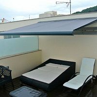 Box awning CHEBIKAretractablemotorizedpatio