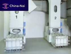 Vertical baling press front-loadingfor textiles