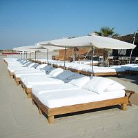 Contemporary sun lounger Effetteakbeachcommercial