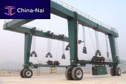 All-wheel steering travel lift remotely controlledfor heavy loads