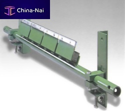 Belt cleaner