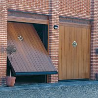 Tilting garage door VERTICAL 170woodensteelautomatic