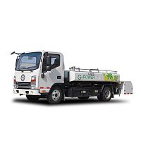 Self-propelled potable water truck with lift platformfor airport