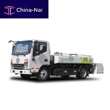 Self-propelled potable water truck with lift platformfor airport