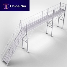 Fuselage access platform fixed