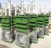 Knife gate valve hydraulically-operatedfor oil