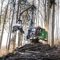 Crawler forestry harvester