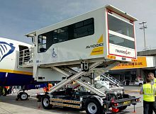 Self-propelled ambulift THUNDERLIFT 4000for airport