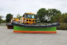 Airport runway sweeper MB5