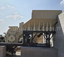Vibrating feeder UMG seriesgrizzlymobilemotorized