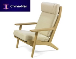 Contemporary armchair GE 290Aleatherby Hans J. Wegner