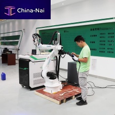 Fiber laser welding machine iGWL-RWroboticon castersfor 3D shapes
