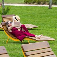 Contemporary sun lounger BOJON - Slarchwoodengalvanised steel