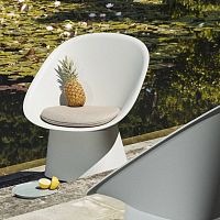 Contemporary lounge chair SensuSunbrella®plasticwith removable cushion