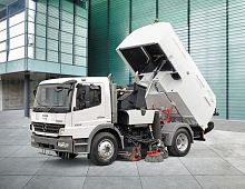 Airport sweeper ride-oncompact