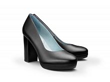 Women's flight attendant shoes Carole Middleton