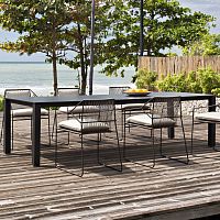 Contemporary dining table 600 111 MACHARteakaluminiumHPL
