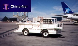 Self-propelled potable water truck APVwith lift platformfor airport