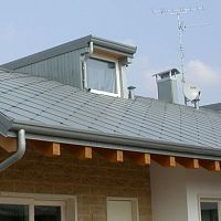 Zinc-titanium roof gutter semicircular