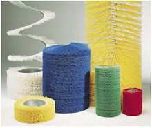Cylindrical spiral brush for wipingplastic