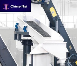 Vibrating screener for wastefor granulates