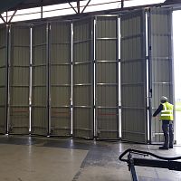Sliding hangar door foldingfor aircraftfor helicopter
