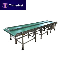 Belt conveyor driven rollerskate wheelchain