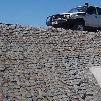 Cellular concrete block TRI-LOCKarticulatedfor public worksfor retaining walls