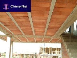 Structural floor with girder-slabs ceramic interjoist