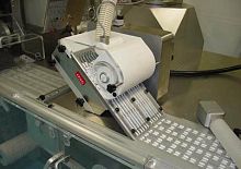 Vibrating feeder electromagneticfor tablets