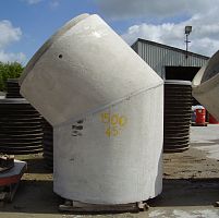 Precast concrete channeling BENDSfor drainage systems