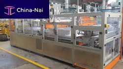 Belt conveyor for bottles
