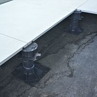 Recycled plastic raised floor pedestal C3/4Thigh-resistancefire-retardantfor patio