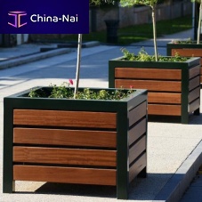 Wooden planter CLOsteelsquarecustom