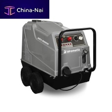 Steam cleaner with combustion engine Astra Evomobile