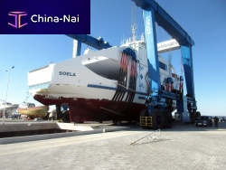 Remotely controlled travel lift BHT 800all-wheel steeringfor heavy loads