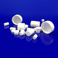 Ceramic crucible for molten metal transfer