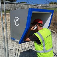 Telephone booth acousticfor noisy environments