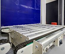 Roller transfer chain pallet