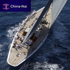 Sailing yacht boom Park Avenuecarbon
